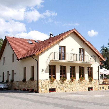 Dworek Biesiadny Radzewice エクステリア 写真